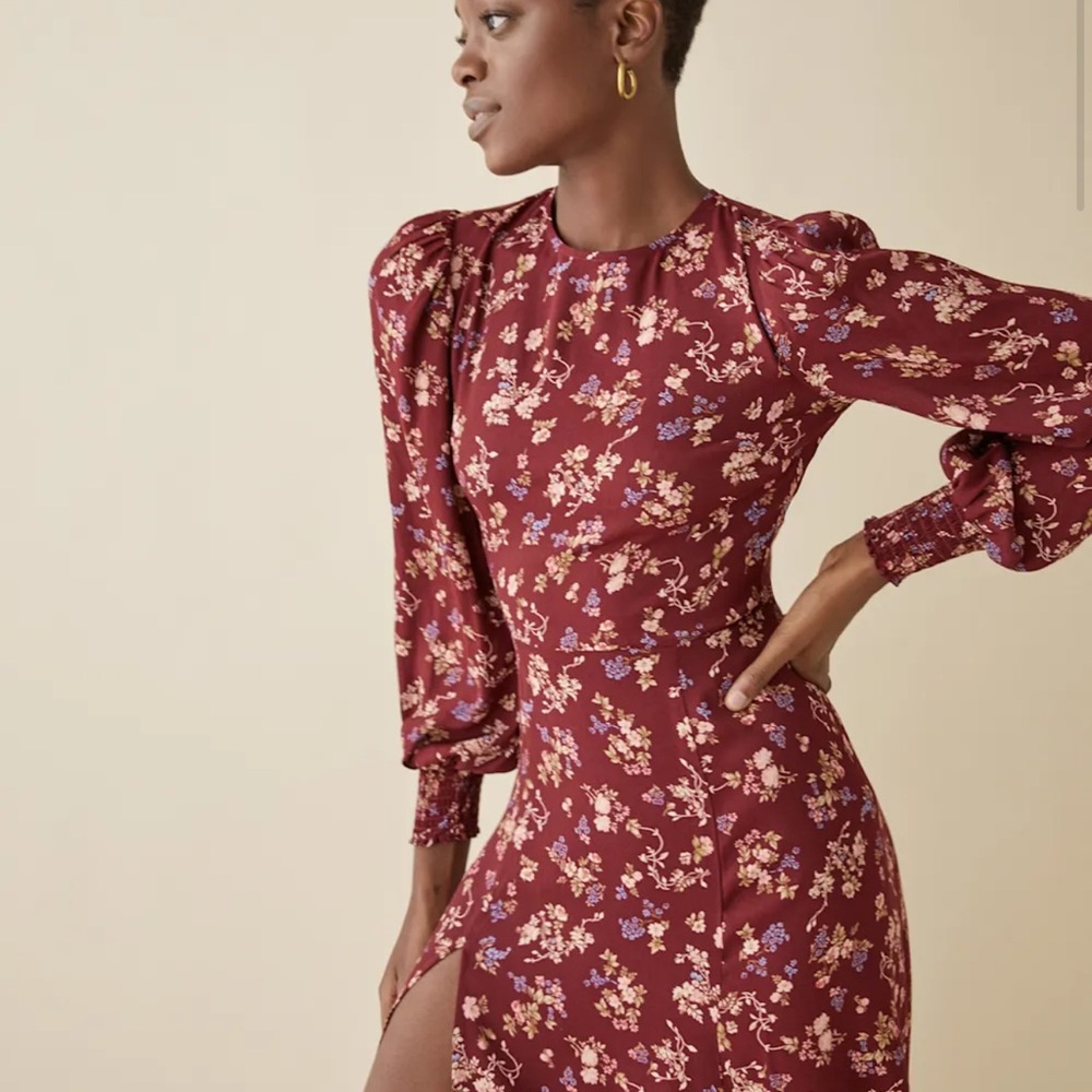 Reformation Allegra Dress in size 0 - Floral Burgundy Dress with Puff Sleeves